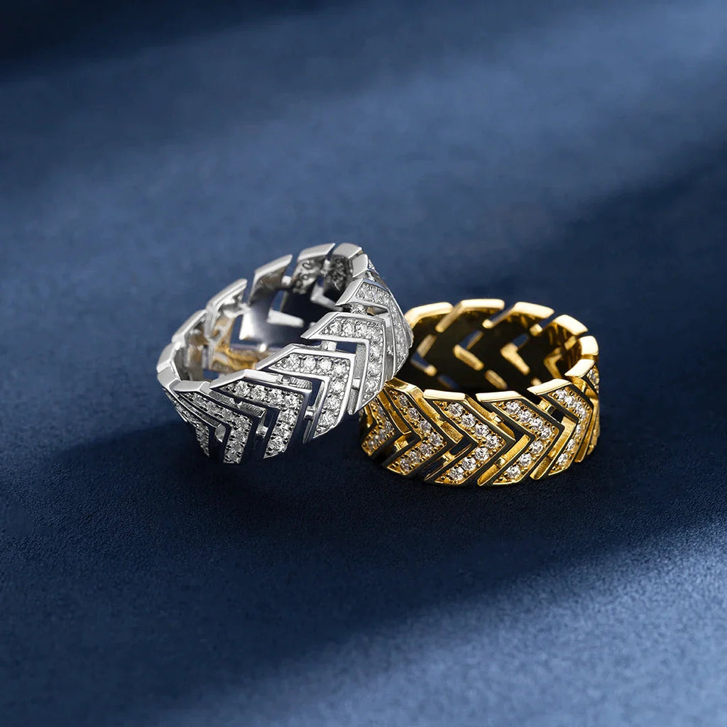 Street Style | Arrowhead Loop Ring