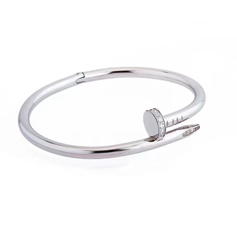 Street Style | Nail Bangle Bracelet