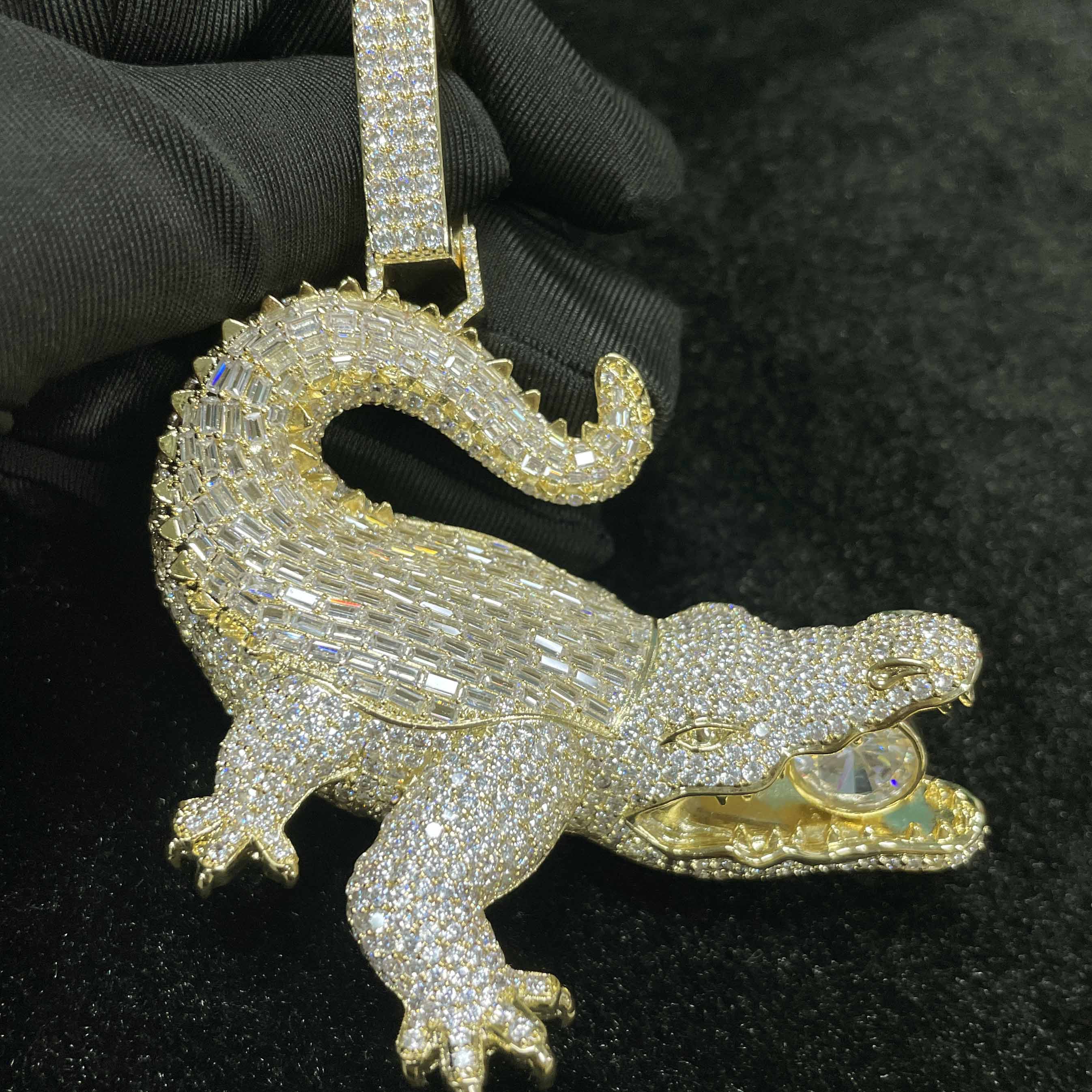 Hip Hop | Luxury Charm Crocodile Pendant