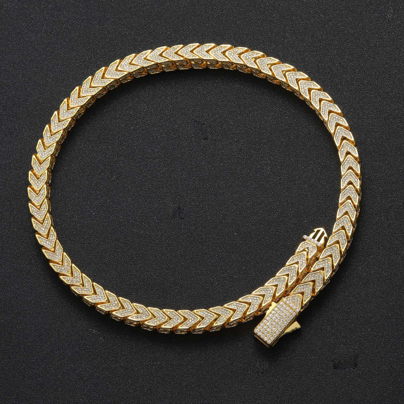 8mm Moissanite V-Shaped Chain 4-Sided Diamond Chain