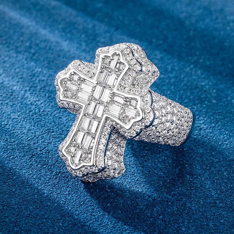 Street Style | Baguette Cross Ring