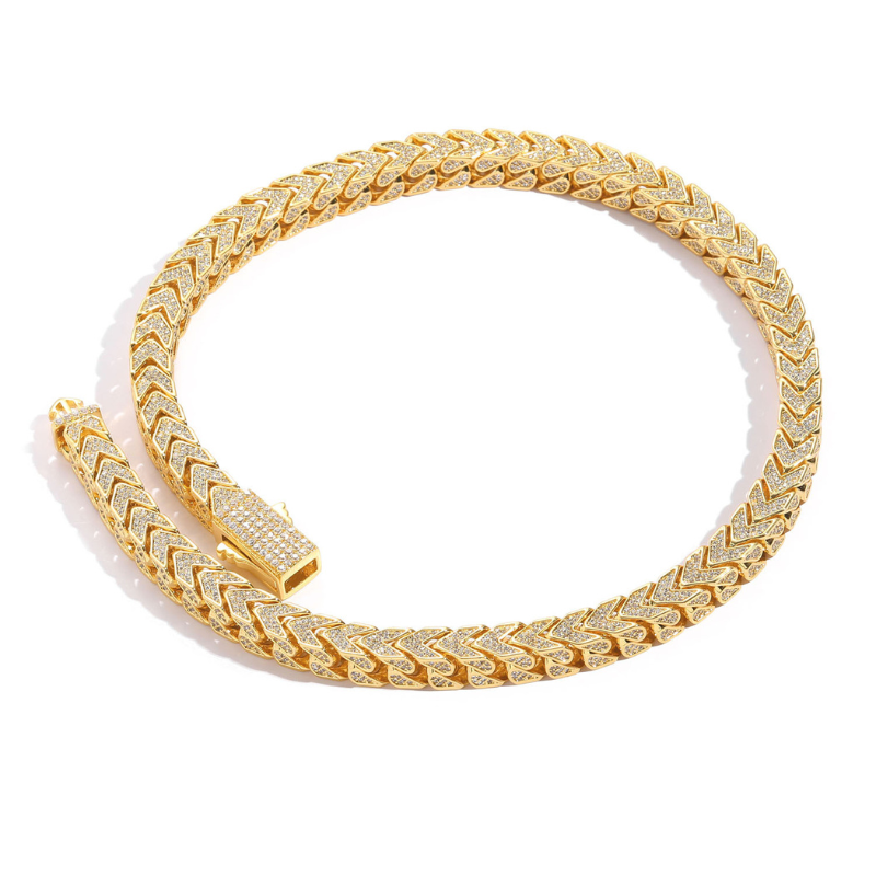 8mm Moissanite V-Shaped Chain 4-Sided Diamond Chain