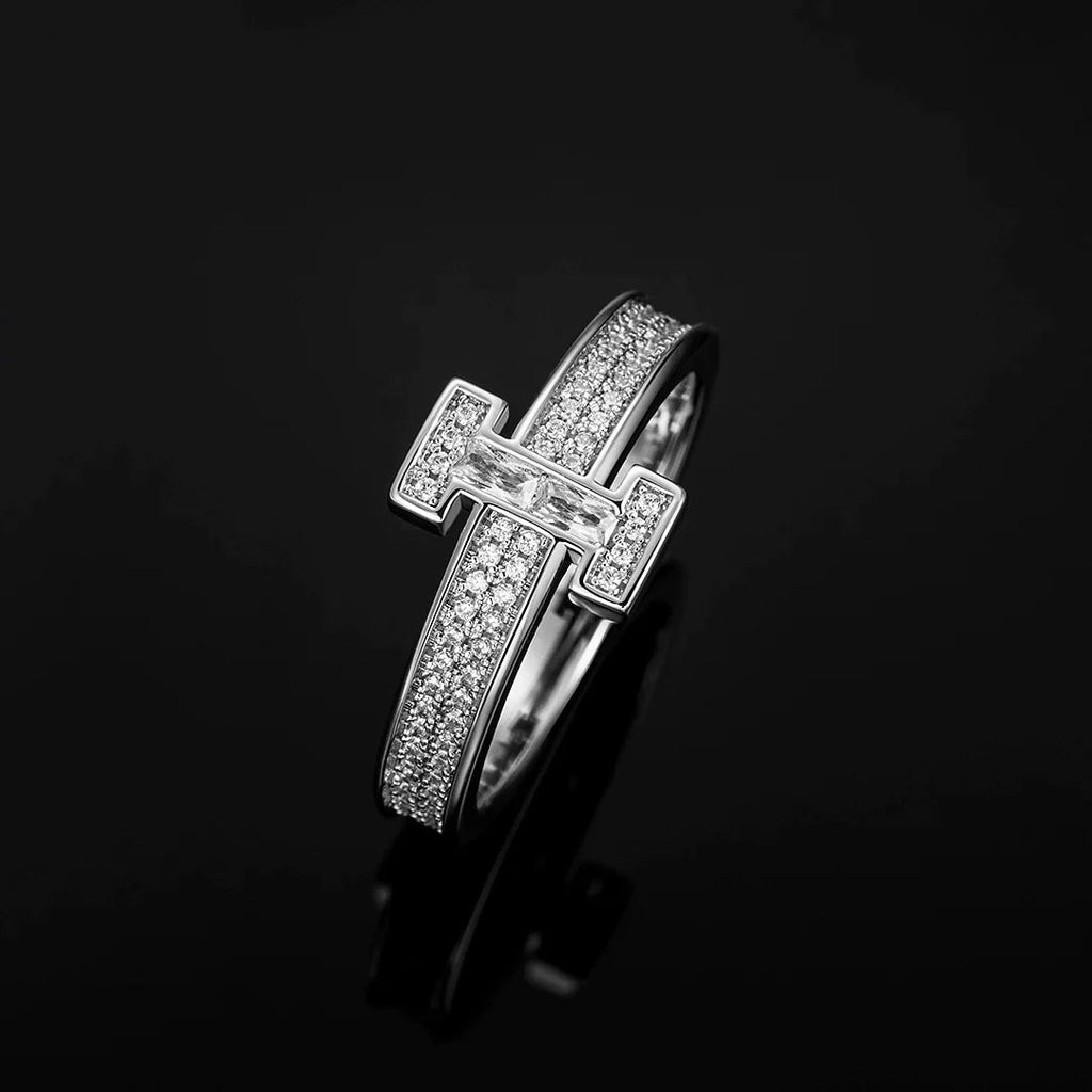 Street Style | Letter "I" Ring