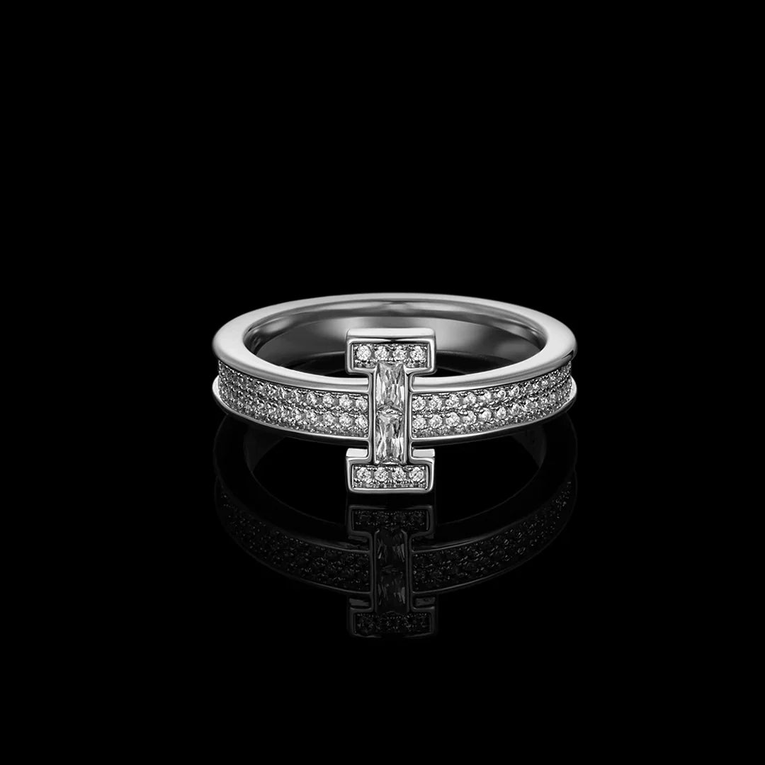 Street Style | Letter "I" Ring