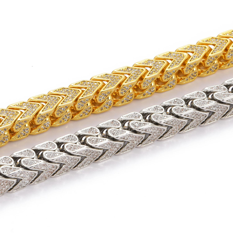 8mm Moissanite V-Shaped Chain 4-Sided Diamond Chain