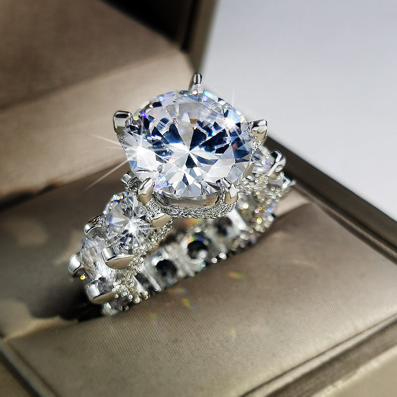 1.8 Ct Moissanite Round Cut 5-Claw Mirco Pave Ring