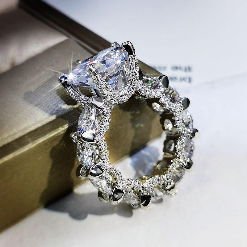 1.8 Ct Moissanite Round Cut 5-Claw Mirco Pave Ring