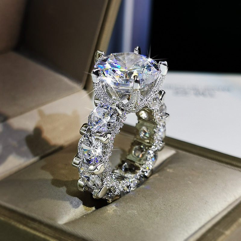 1.8 Ct Moissanite Round Cut 5-Claw Mirco Pave Ring