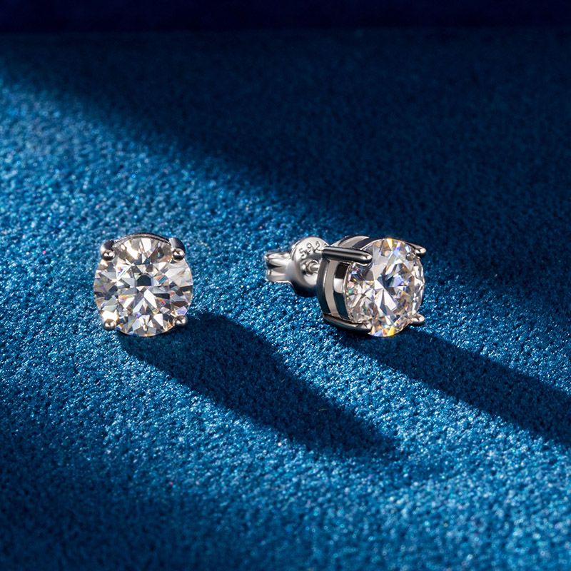0.5Ct/1Ct/2Ct VVS1 Moissanite Brilliant Round Cut Stud Earrings in S925 Silver