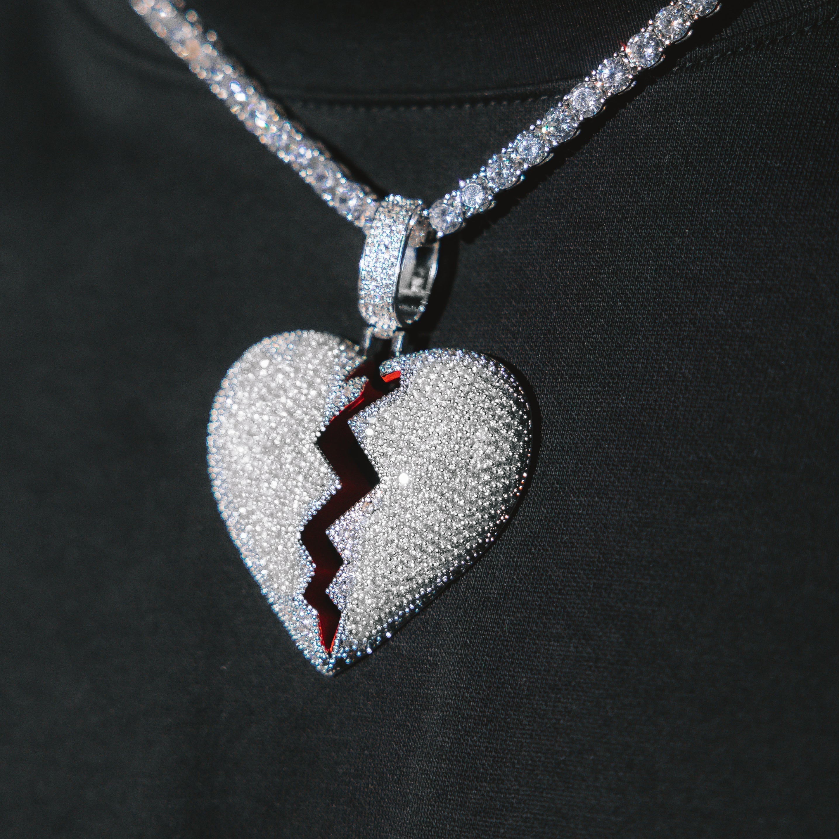 Broken Heart White Gold Moissanite Pendant