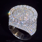 Moissanite Three-dimensional Circular Design Ring