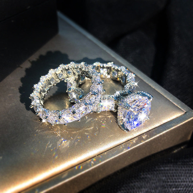 1.8 Ct Moissanite Round Cut 5-Claw Mirco Pave Ring