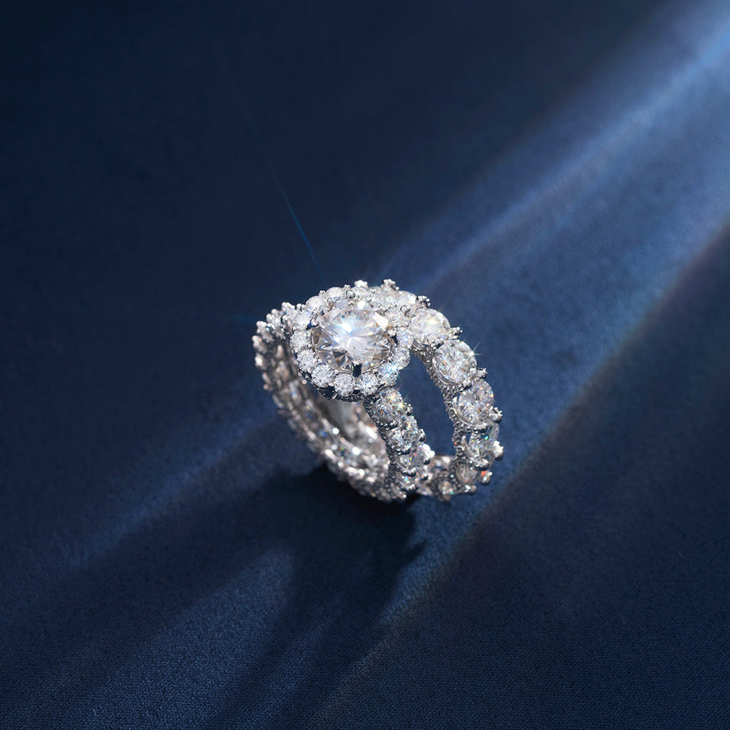 Solitaire Halo Ring with Side Diamonds