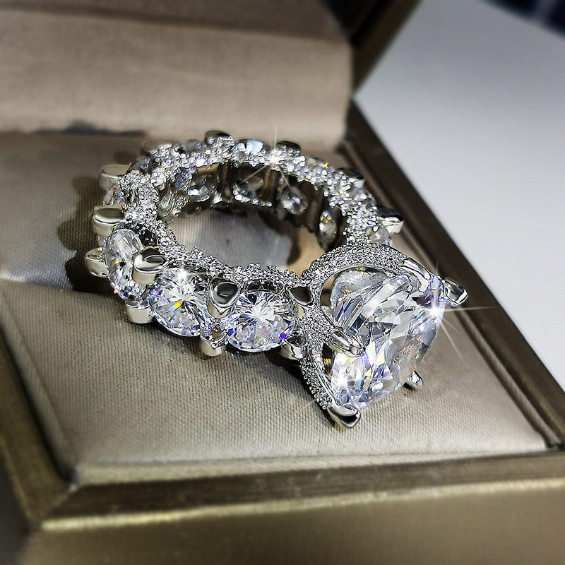 1.8 Ct Moissanite Round Cut 5-Claw Mirco Pave Ring