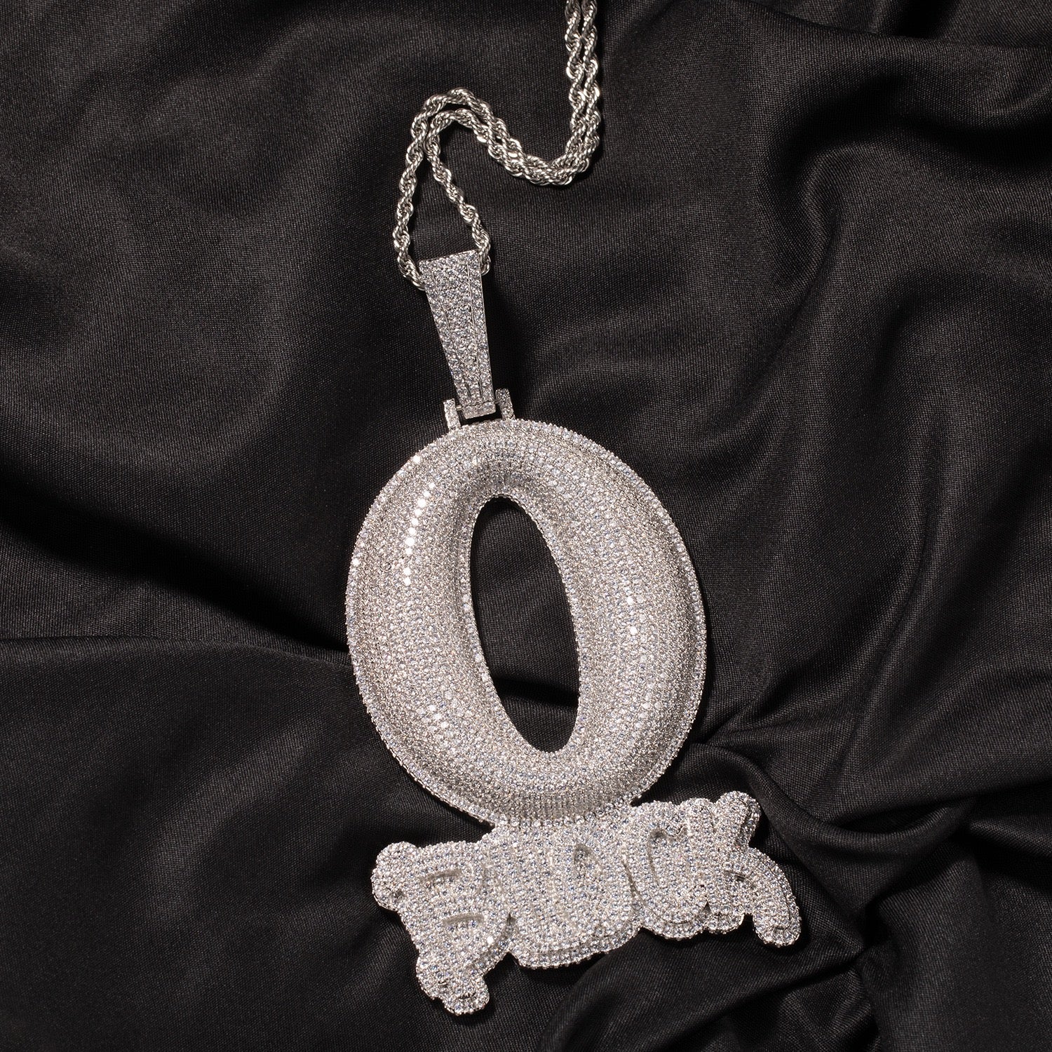 [Dazzling Brilliance · Luxury Customization] Letter Q Pendant Necklace — Fully Pavé-Set with Zirconia