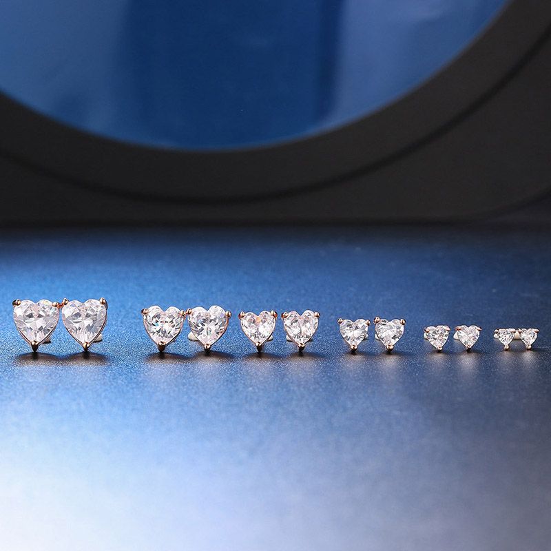 3-Prong Heart-shape Moissanite Earrings